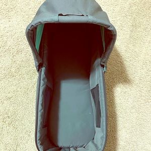 Bumbleride Indie Twin Bassinett Dawn Grey Mint